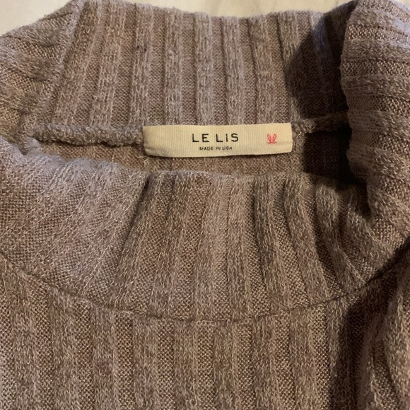 Medium Le Lis Taupe Ribbed Bell Sleeve Mock Turtleneck - Picture 2 of 3